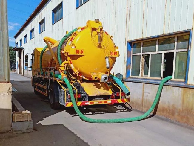 平湖清理化粪池